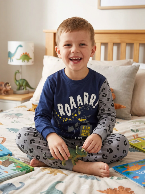 пижама на ( 5-8 лет) с начесом 