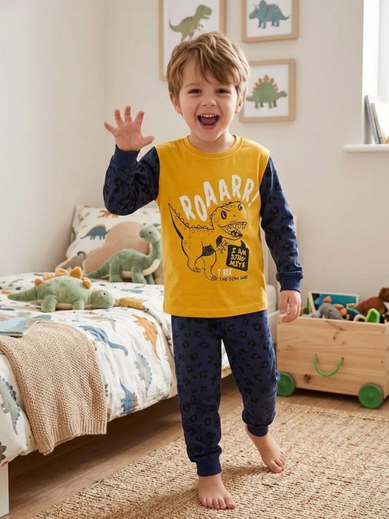 пижама на ( 5-8 лет) с начесом 